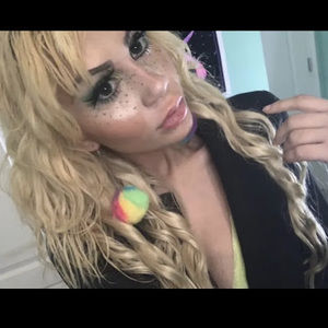 Meet your Posher, Violet